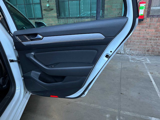 Volkswagen passat variant 1.4 tsi phev gte business 156pk 2021 (origineel-nl+1e eigenaar), k-814-xg - afbeelding 32 van  42