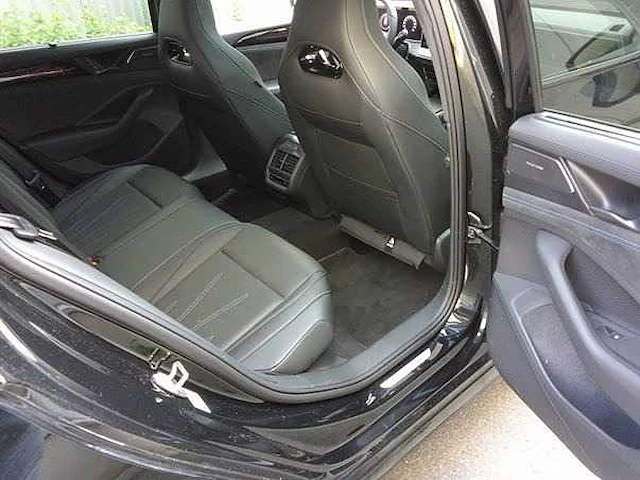 Volkswagen passat variant 1.5 ehybrid 272pk automaat 2025 garantie 2030 - afbeelding 15 van  34