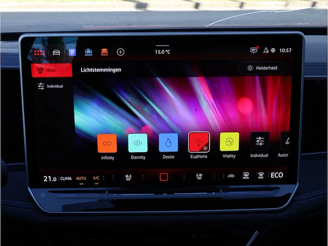 Volkswagen passat variant 1.5 ehybrid phev 272pk automaat 2025 hybride benzine garantie 2030 - afbeelding 29 van  37