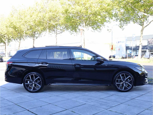 Volkswagen passat variant 1.5 ehybrid phev 272pk automaat 2025 hybride benzine garantie 2030 - afbeelding 28 van  70