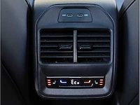 Volkswagen passat variant 1.5 ehybrid phev 272pk automaat 2025 hybride benzine garantie 2030 - afbeelding 47 van  70
