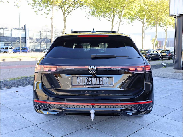 Volkswagen passat variant 1.5 ehybrid phev 272pk automaat 2025 hybride benzine garantie 2030 - afbeelding 68 van  70
