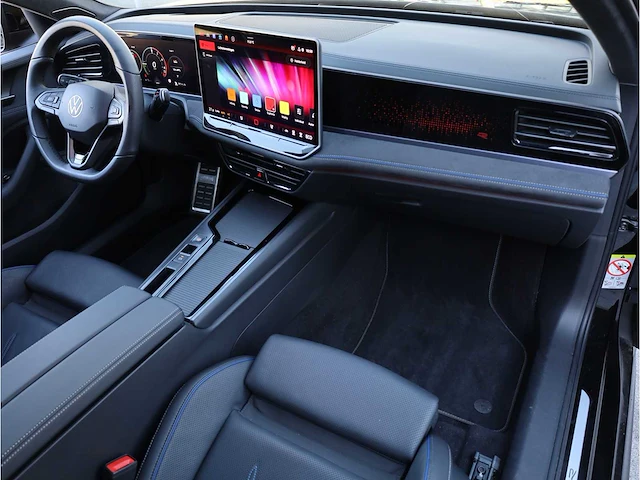 Volkswagen passat variant 1.5 ehybrid phev 272pk automaat 2025 hybride benzine garantie 2030 - afbeelding 17 van  80