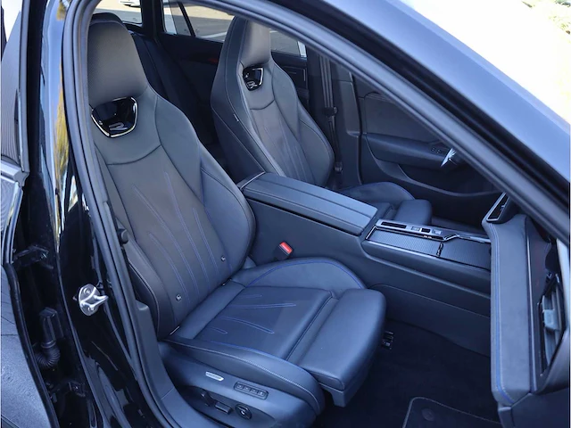 Volkswagen passat variant 1.5 ehybrid phev 272pk automaat 2025 hybride benzine garantie 2030 - afbeelding 47 van  80