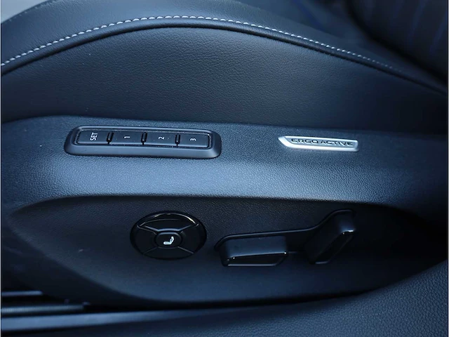 Volkswagen passat variant 1.5 ehybrid phev 272pk automaat 2025 hybride benzine garantie 2030 - afbeelding 6 van  47