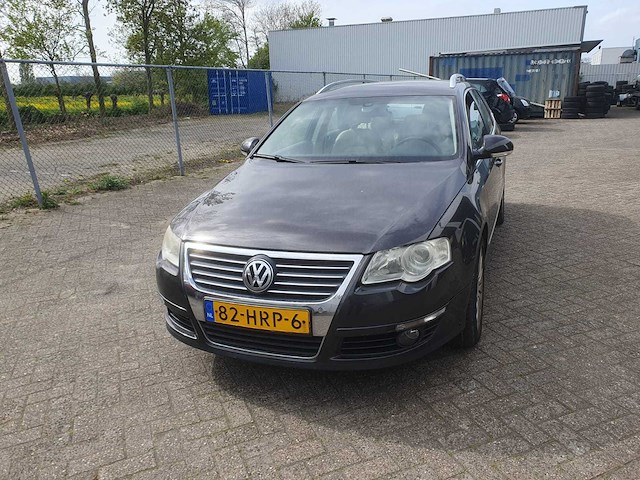 Volkswagen passat variant 1.8 tfsi highlin, 82-hrp-6 - afbeelding 1 van  4