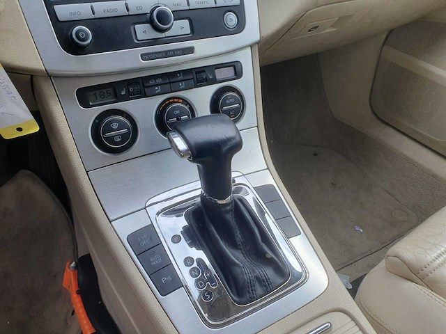 Volkswagen passat variant 1.8 tfsi highlin, 82-hrp-6 - afbeelding 6 van  8
