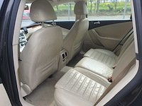 Volkswagen passat variant 1.8 tfsi highlin, 82-hrp-6 - afbeelding 1 van  9