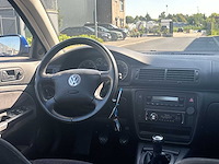 Volkswagen passat variant 1.9 tdi | 96-nt-bl i - afbeelding 16 van  24