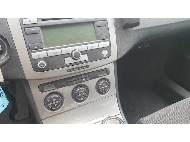 Volkswagen passat variant 2.0 fsi comfortl.bns , 87-xd-fh - afbeelding 3 van  15