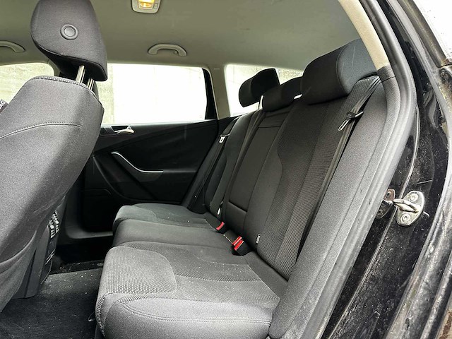 Volkswagen passat variant 2.0 fsi comfortline business 150pk 2007 (origineel-nl), 93-tp-dp - afbeelding 14 van  26
