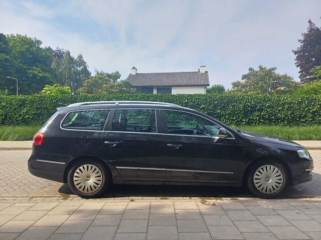 Volkswagen passat variant 2.0 fsi sportline, 77-tj-nv - afbeelding 2 van  11