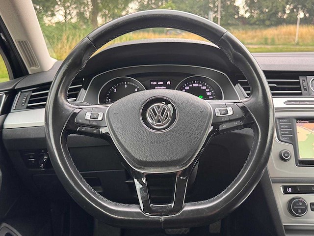 Volkswagen passat variant 2.0 tdi highline automaat,* tf-791-x - afbeelding 17 van  17