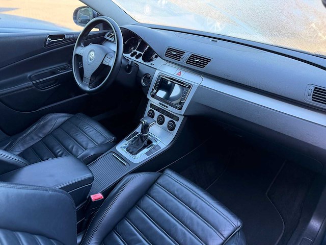 Volkswagen passat variant 3.2 v6 highline 4 motion 84-st-nz - afbeelding 2 van  4