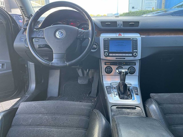 Volkswagen passat variant 3.2 v6 highline 4motion 2007 | 93-xb-kr - afbeelding 16 van  27