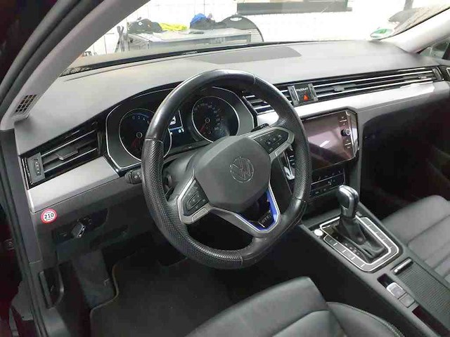 Volkswagen passat variant gte 1.4 tsi phev 218pk automaat 2021 - afbeelding 13 van  17