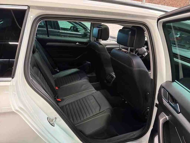 Volkswagen passat variant gte 1.4 tsi phev 218pk automaat 2021 - afbeelding 16 van  18