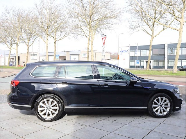 Volkswagen passat variant gte 1.4 tsi phev 218pk automaat 2021 - afbeelding 34 van  36