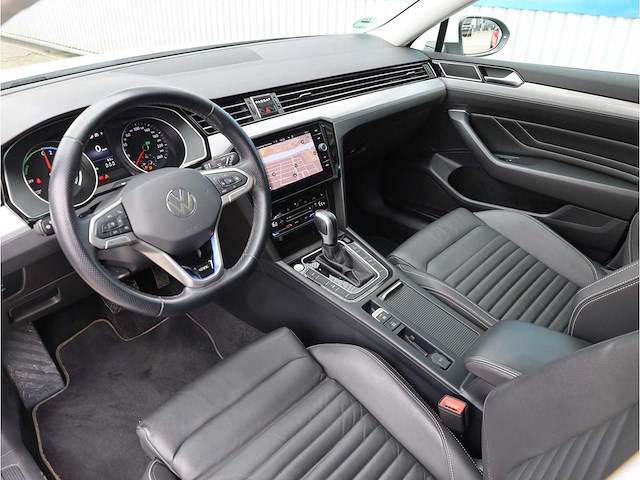 Volkswagen passat variant gte 1.4 tsi phev 218pk automaat 2021 - afbeelding 30 van  38