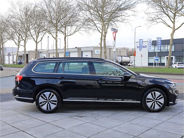 Volkswagen passat variant gte 1.4 tsi phev 218pk automaat 2021 - afbeelding 25 van  33
