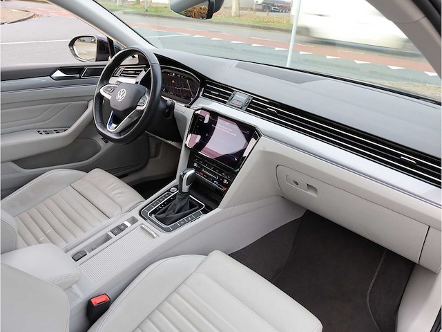 Volkswagen passat variant gte 1.4 tsi phev 218pk automaat 2022 - afbeelding 10 van  47