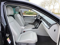 Volkswagen passat variant gte 1.4 tsi phev 218pk automaat 2022 - afbeelding 30 van  47