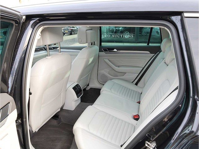 Volkswagen passat variant gte 1.4 tsi phev 218pk automaat 2022 - afbeelding 35 van  47
