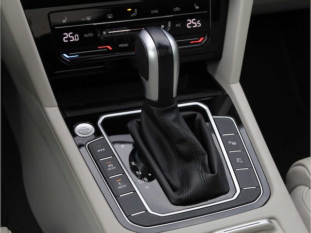 Volkswagen passat variant gte 1.4 tsi phev 218pk automaat 2022 - afbeelding 17 van  47