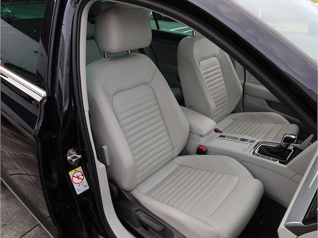 Volkswagen passat variant gte 1.4 tsi phev 218pk automaat 2022 - afbeelding 31 van  47