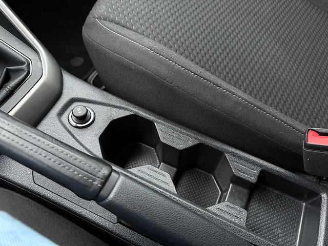 Volkswagen polo 1.0 tsi comfortline, t-445-kn - afbeelding 10 van  18