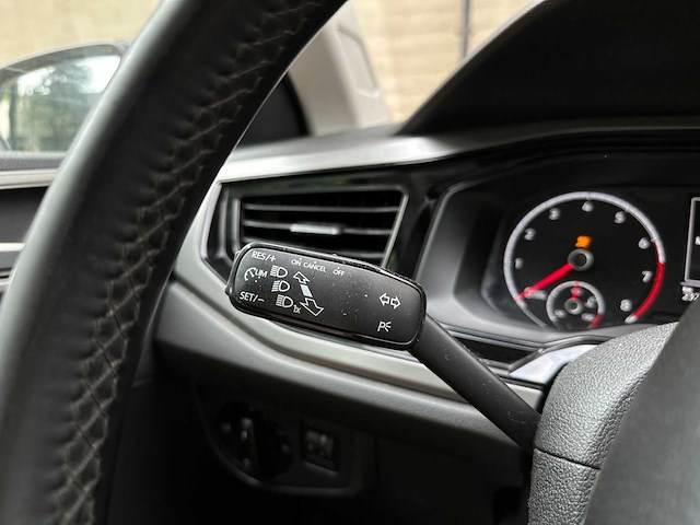 Volkswagen polo 1.0 tsi highline 94pk 2019, h-260-fr - afbeelding 8 van  24