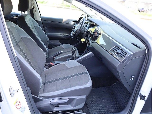 Volkswagen polo 1.0 tsi highline 95pk 2021 - afbeelding 18 van  31