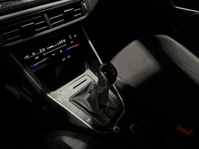 Volkswagen polo 1.0 tsi life 95pk 2023, x-709-hp - afbeelding 19 van  40