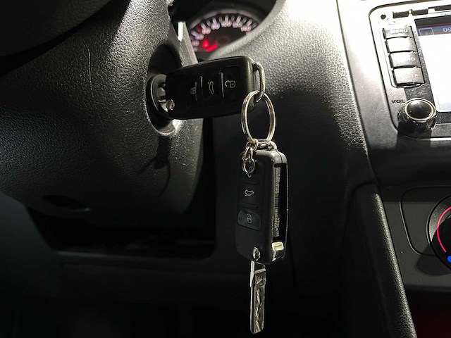 Volkswagen polo 1.2-12v bluemotion comfortline 68pk 2011, sn-396-h - afbeelding 21 van  34