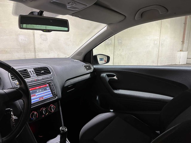 Volkswagen polo 1.2-12v bluemotion comfortline 68pk 2011, sn-396-h - afbeelding 9 van  25