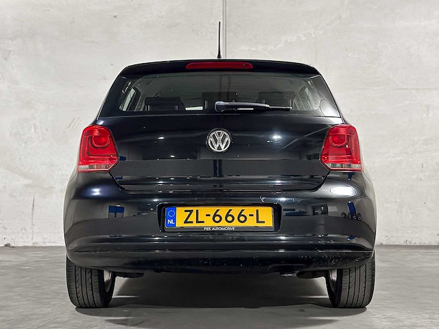 Volkswagen polo 1.2-12v bluemotion trendline 68pk 2011, zl-666-l - afbeelding 12 van  42