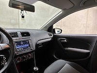 Volkswagen polo 1.2-12v bluemotion trendline 68pk 2011, zl-666-l - afbeelding 19 van  42