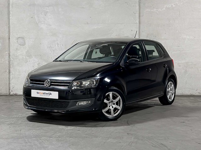 Volkswagen polo 1.2-12v bluemotion trendline 68pk 2011, zl-666-l - afbeelding 1 van  42