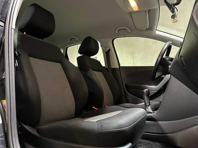 Volkswagen polo 1.2-12v bluemotion trendline 68pk 2011, zl-666-l - afbeelding 35 van  42
