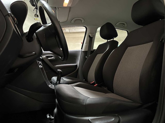 Volkswagen polo 1.2-12v bluemotion trendline 68pk 2011, zl-666-l - afbeelding 21 van  42