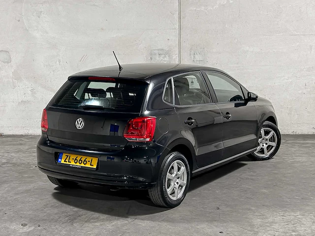 Volkswagen polo 1.2-12v bluemotion trendline 68pk 2011, zl-666-l - afbeelding 3 van  38