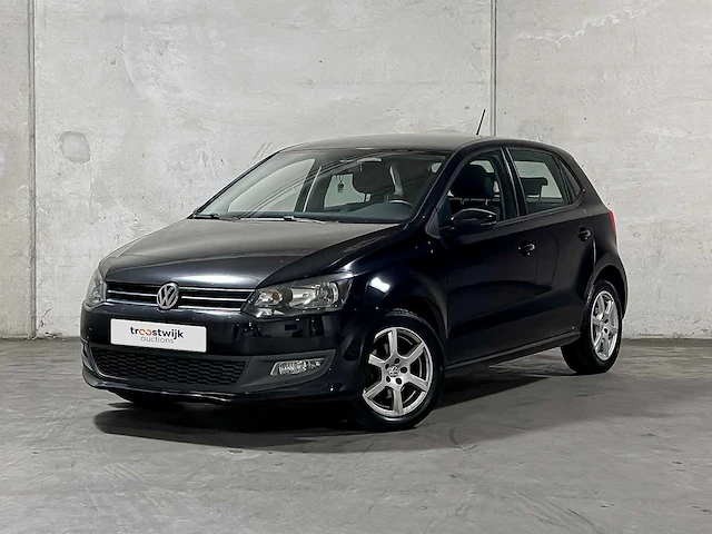 Volkswagen polo 1.2-12v bluemotion trendline 68pk 2011, zl-666-l - afbeelding 1 van  38