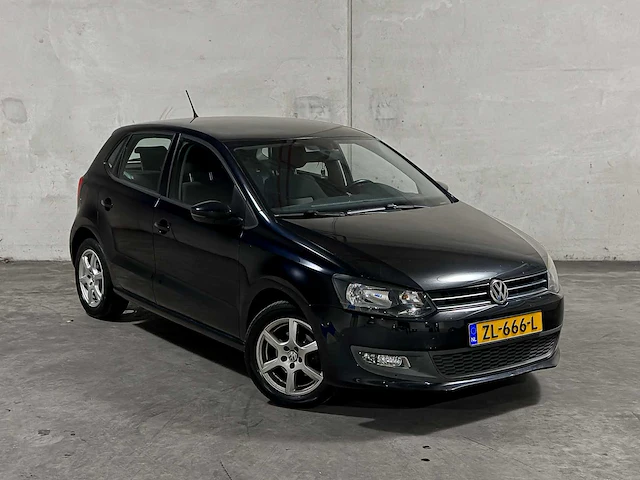 Volkswagen polo 1.2-12v bluemotion trendline 68pk 2011, zl-666-l - afbeelding 37 van  38