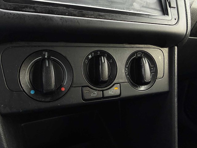 Volkswagen polo 1.2 12v bluemotion trendline, 8-tbp-58 - afbeelding 2 van  16