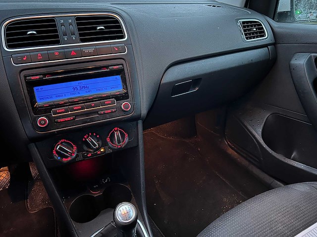 Volkswagen polo 1.2-12v comfortline, sb-890-b - afbeelding 2 van  13