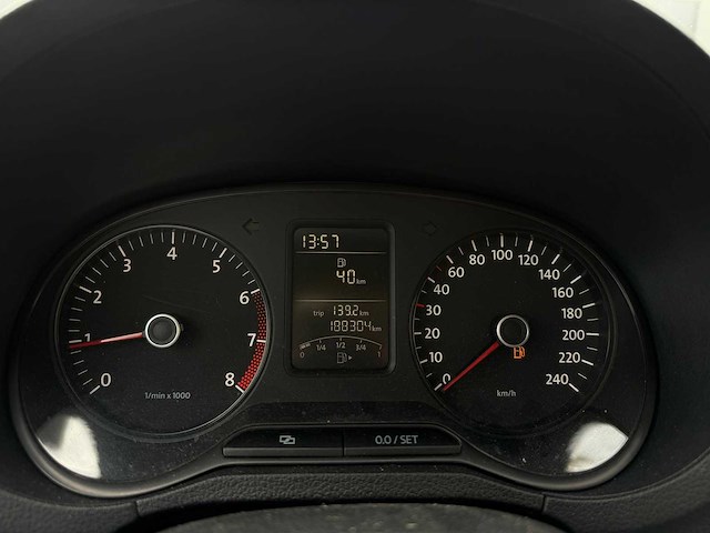 Volkswagen polo 1.2-12v trendline ; g-914-vl - afbeelding 5 van  6