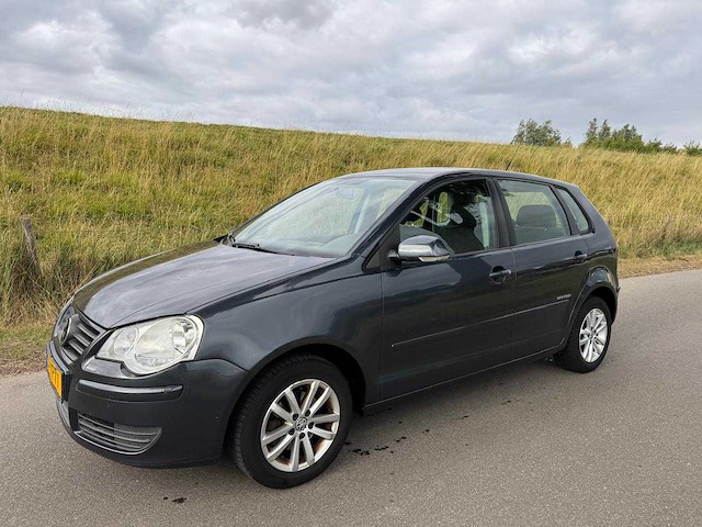 Volkswagen polo 1.2 clima united 01-kpt-7 - afbeelding 1 van  15