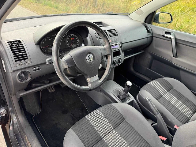 Volkswagen polo 1.2 easyline, 01-kpt-7 - afbeelding 3 van  14