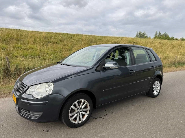 Volkswagen polo 1.2 easyline, 01-kpt-7 - afbeelding 1 van  14