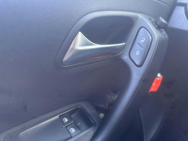 Volkswagen polo 1.2 tdi trendline; 18-tjs-5 - afbeelding 8 van  12